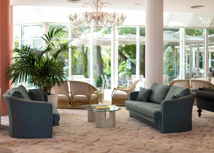 Hotel Savoy